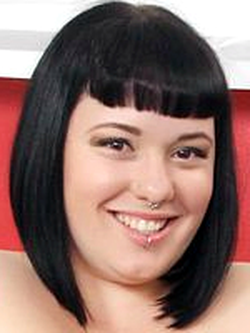 darla benson add alexxis allure image