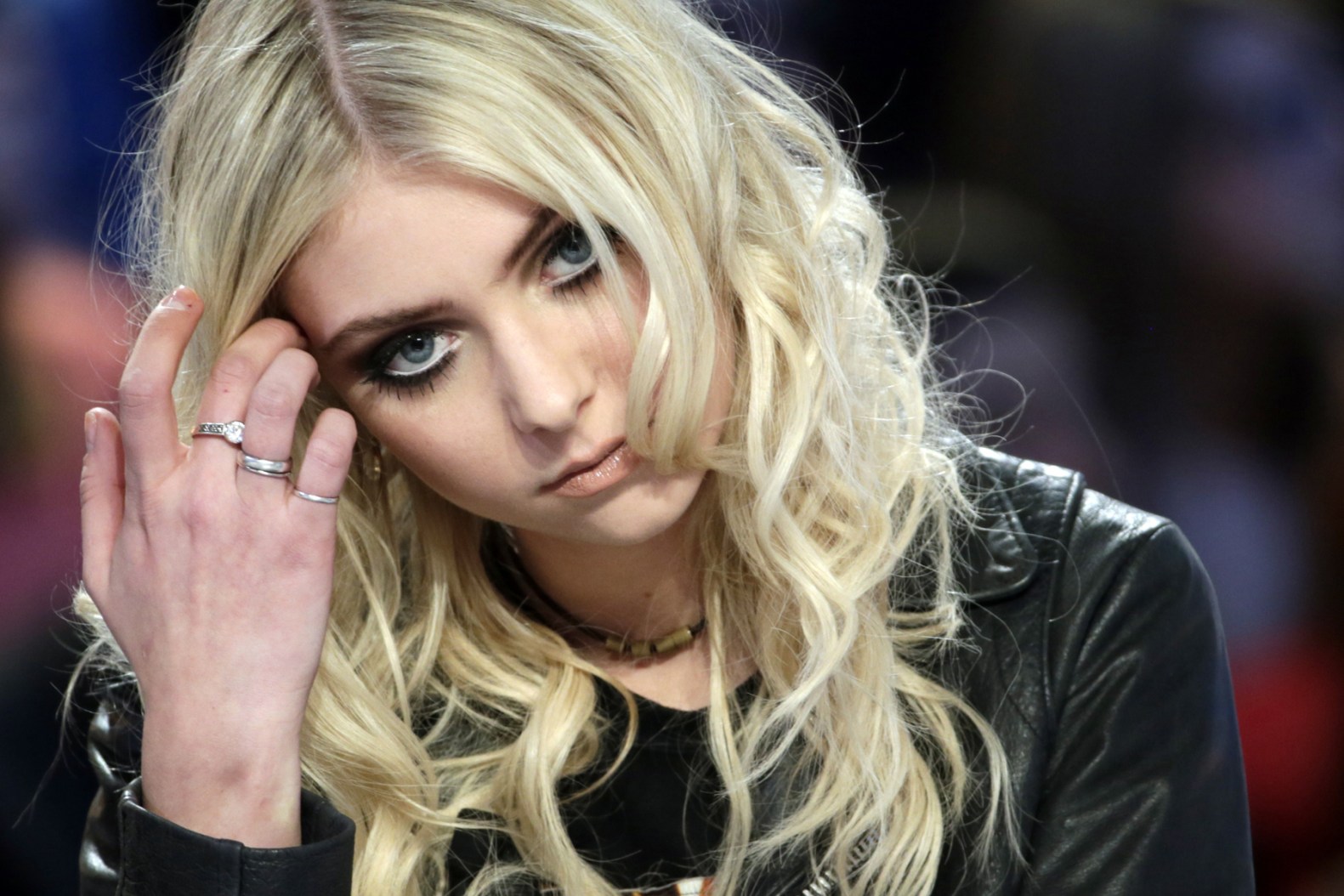 arnold gabato add naked pics of taylor momsen image