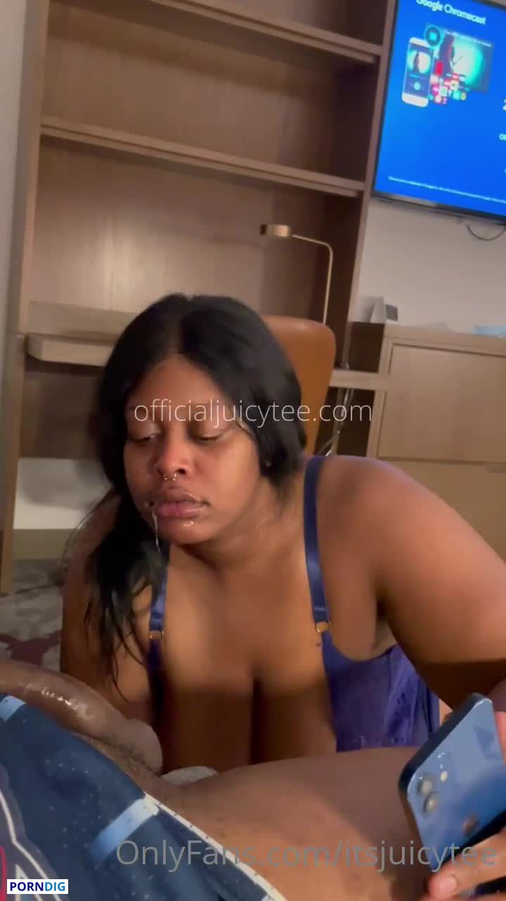 ayushi awasthi add Savanna bond anal photo