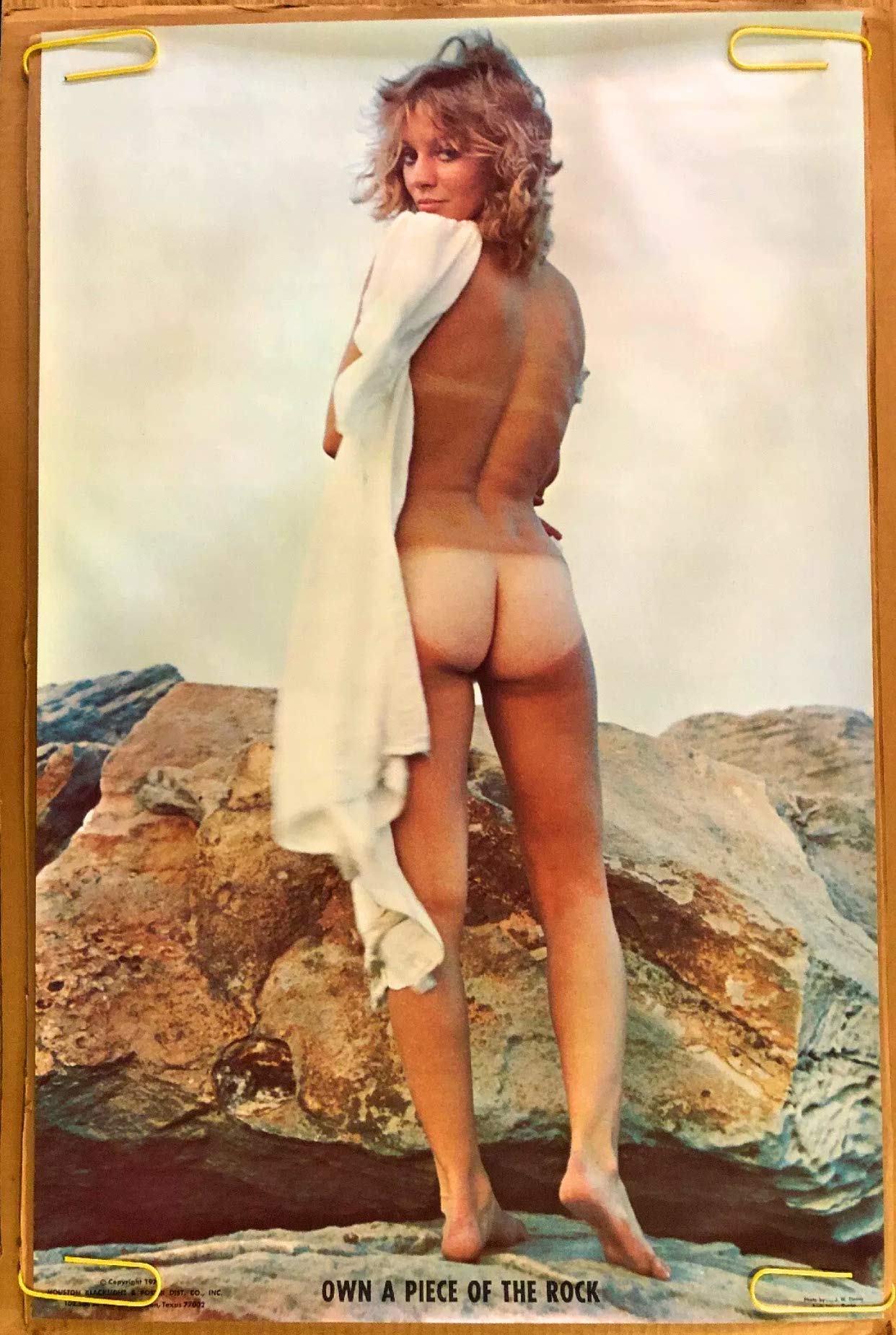 ataul khan add 70s nude women photo