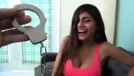 amanda eye add big tit mia khalifa image