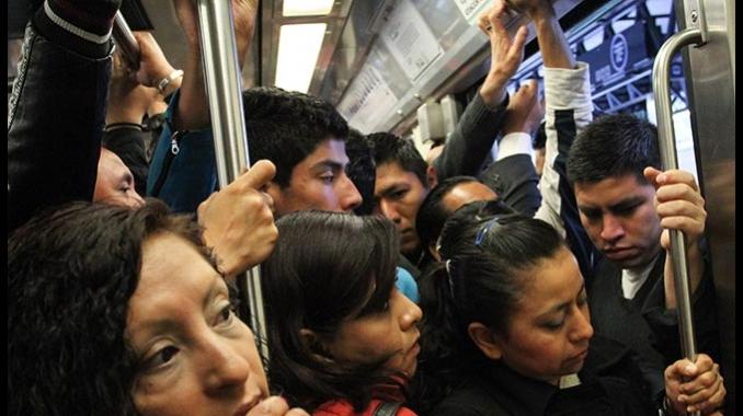 christian carling add arrimones en el metro photo