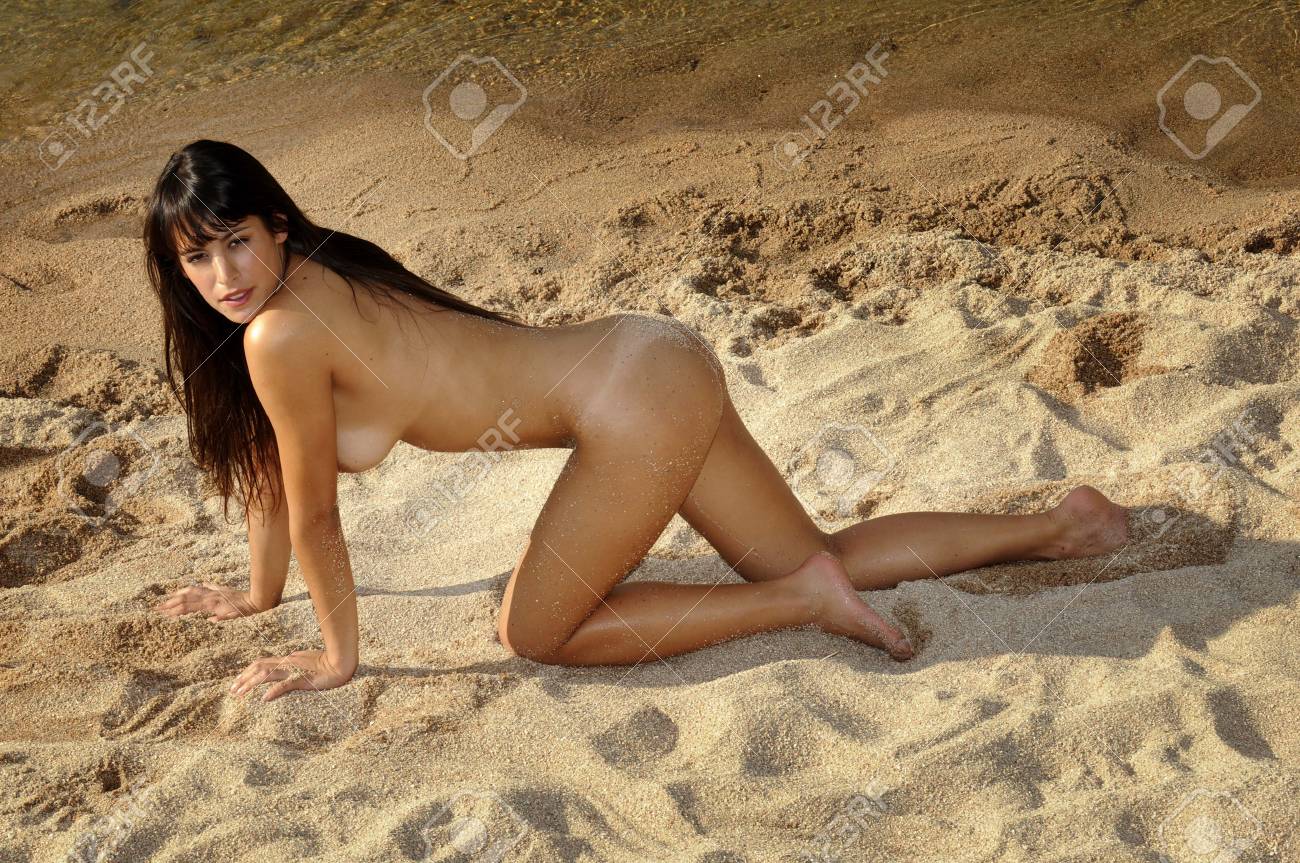 amelia agno add brunette nude beach photo