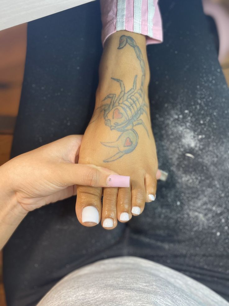 debbie hoseth add mia khalifa soles photo