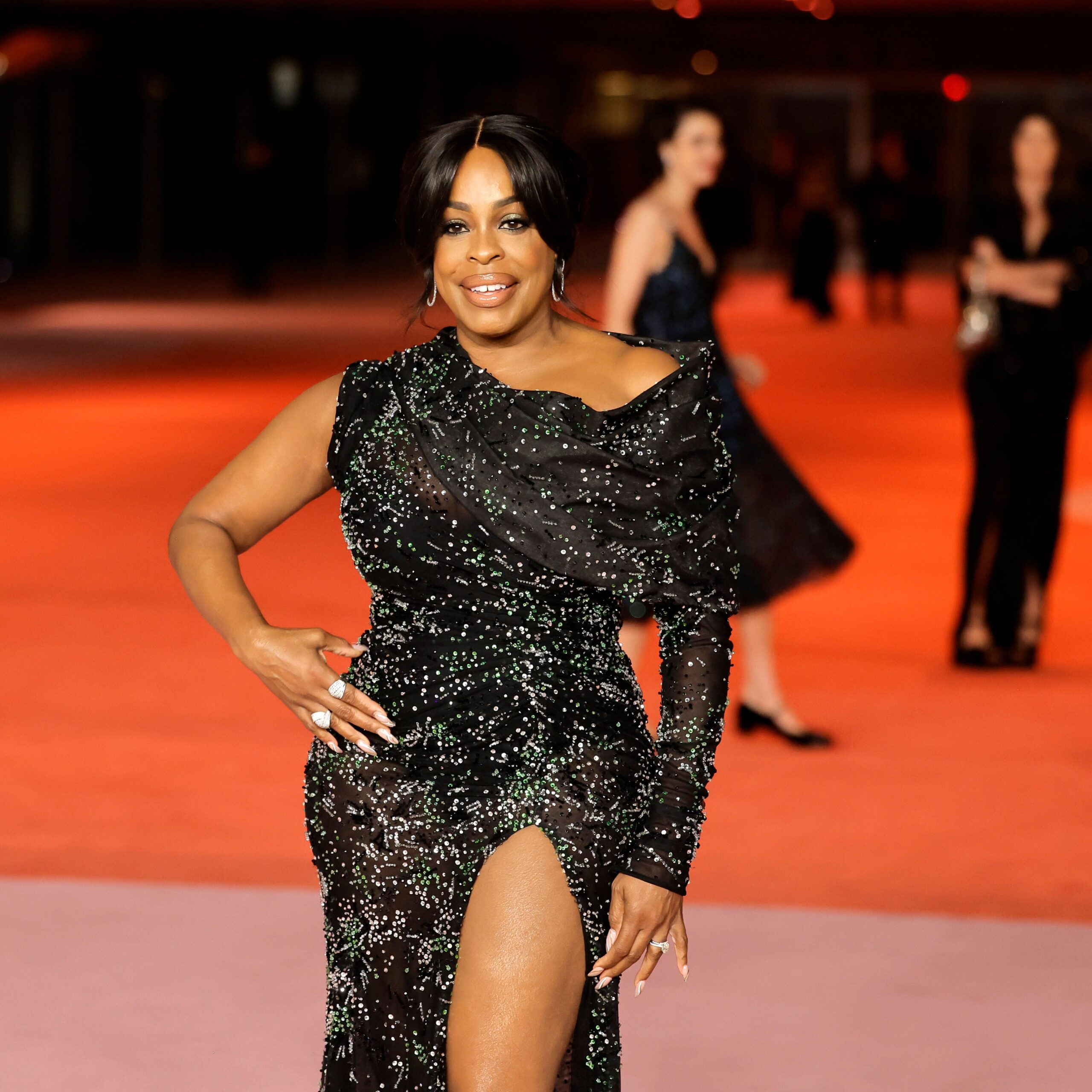 corina chira add niecy nash hot image