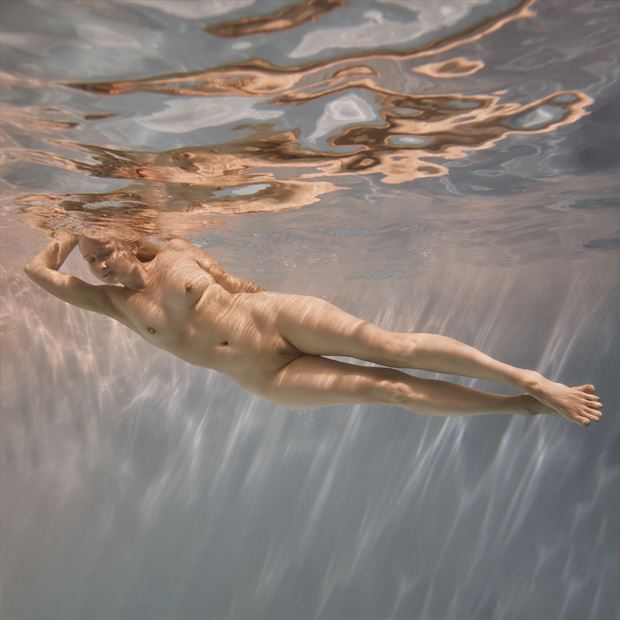 corie wall add nude women underwater image