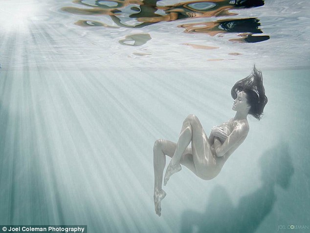 anthony chiam add nude women underwater photo